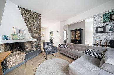 VILLA A SCHIERA A REGGIO NELL'EMILIA