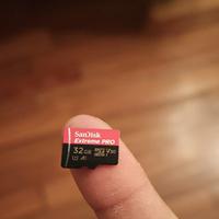 Sandisk Extreme Pro da 32 GB e adattatore SD 