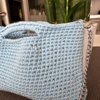 Borsa artigianale all’uncinetto