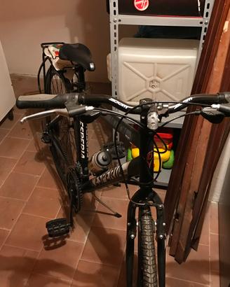 Bicicletta mountain bike grandezza 28