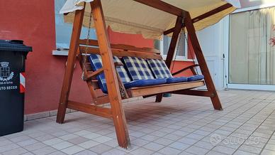 Dondolo in legno