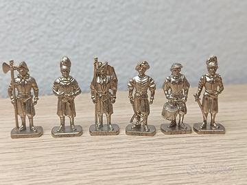 Lotto Serie Soldatini Kinder Svizzere Guardie Ferr