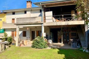 : CASA INDIPENDENTE CON AMPIO SCOPERTO