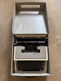 MACCHINA PER SCRIVERE OLIVETTI LETTERA 27