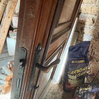 Portone in legno massello