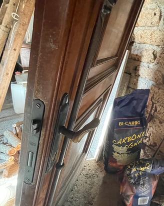 Portone in legno massello