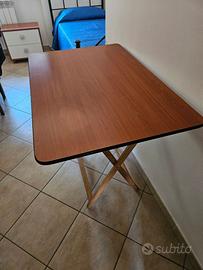 Tavolino richiudibile