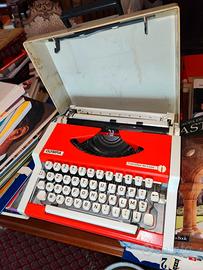 OLYMPIA TRAVELLER DE LUXE MACCHINA DA SCRIVERE QZE