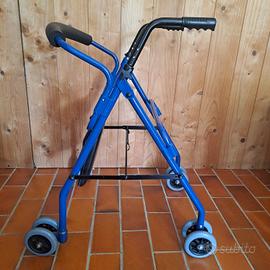 Deambulatore pieghevole 
