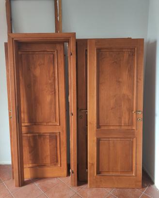 Porte in legno massello con telai