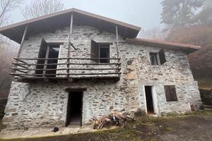 Baita nel bosco in Val Camonica a 1210m slm