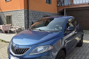Lancia ypsilon 1.0 hybrid