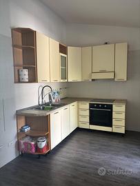 cucina,camera da letto, armadio, parquet