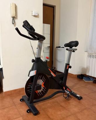 Spin bike HomeTro HT1 usata pochissimo