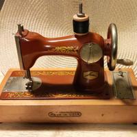 Orsha macchina da cucire vintage Made in USSR