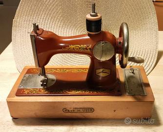 Orsha macchina da cucire vintage Made in USSR