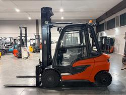 CARRELLO ELEVATORE LINDE DIESEL 30 QUINTALI