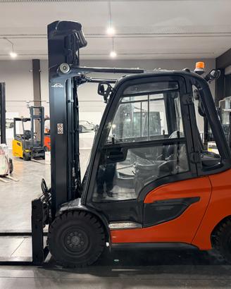 CARRELLO ELEVATORE LINDE DIESEL 30 QUINTALI