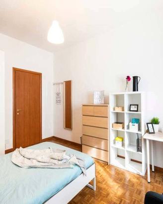 Stanza in appartamento di 92 m² a Cesano Boscone