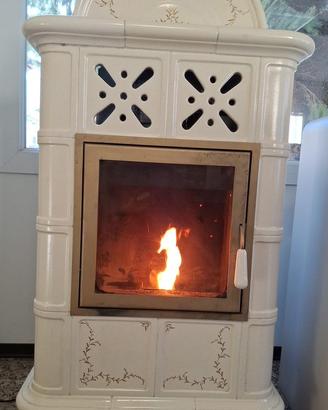 Stufa pellet palladio tutta in maiolica 10kw