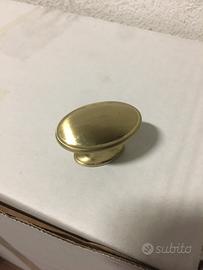 Pomelli per mobili