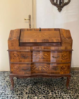 Mobile con scrittorio di antiquariato