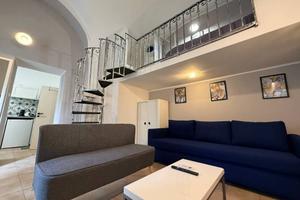 Monovano con Cucina (Via Cava - Via Crociferi)