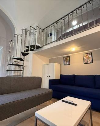 Monovano con Cucina (Via Cava - Via Crociferi)