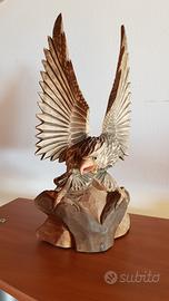 Aquila in legno