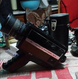 macchina fotografica e videocamera 