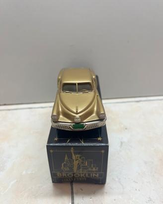 Modellino di auto-Tucker Torpedo 1948