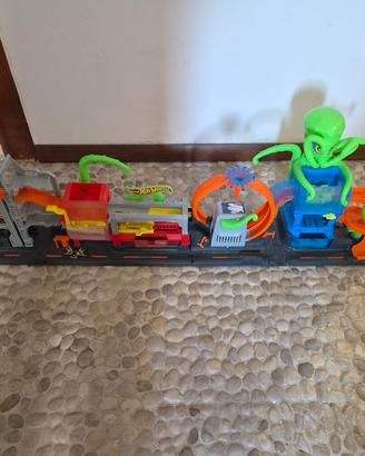 pista hotwheels autolavaggio 