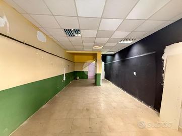NEGOZIO A NAPOLI