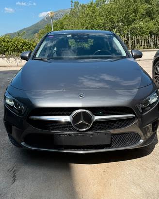 Mercedes classe A 180 benzina anno 2021