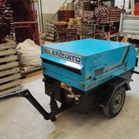 Compressore aria con tubo