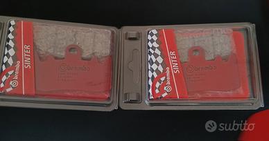 due coppie di pastiglie brembo 