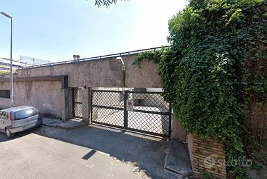 Garage a Roma - LOTTO 13 - PROPRIETA' SUPERFICIARI