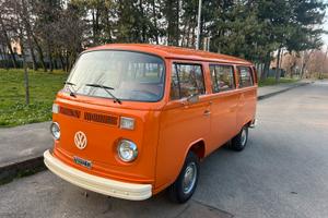 VW T2 bus 9 posti