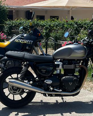 con solo 2.600 km reali TRIUMPH SPEED TWIN 900