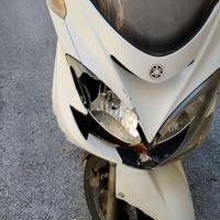 yamaha majesty 400 cc 30.000km  FARO ROTTO