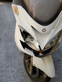 yamaha majesty 400 cc 30.000km  FARO ROTTO