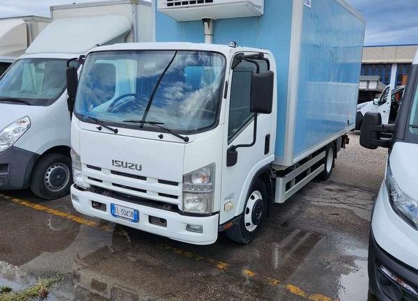Isuzu NPR 85 P60 FURGONE