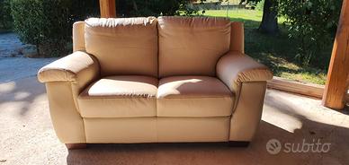 Divano vera pelle due posti prezzo super!!