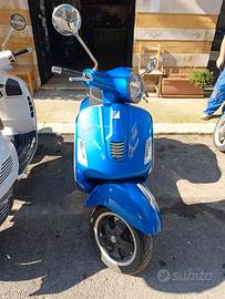 VESPA GTS SUPER 300