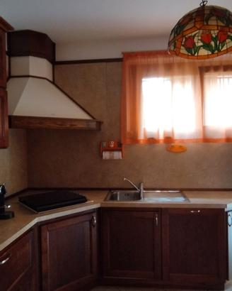 Cucina in legno di castagno 