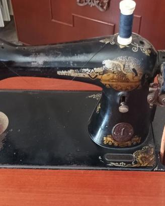 Macchina da cucire Singer anni 60