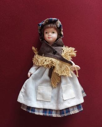 Bambola di porcellana