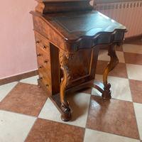 Scrittoio antico in radica di noce
