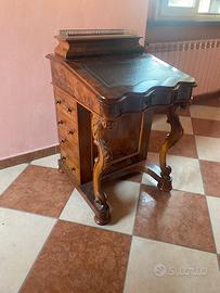 Scrittoio antico in radica di noce