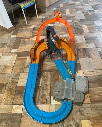Pista HOT WHEELS MONSTER TRUCK con Scorpione